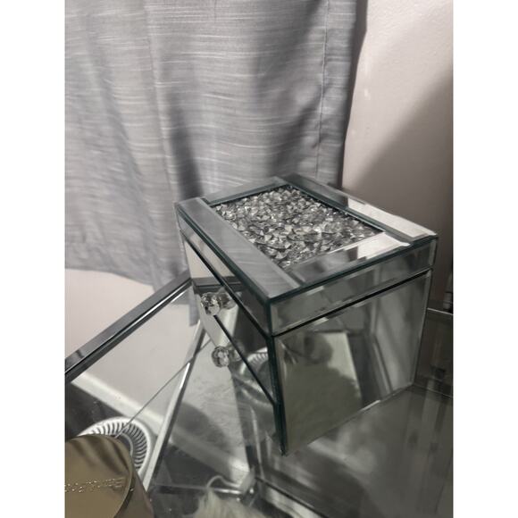 Luxury Glam Mirrored Vanity Organizer – Velvet Interior Makeup Drawer - Picture 4 of 14